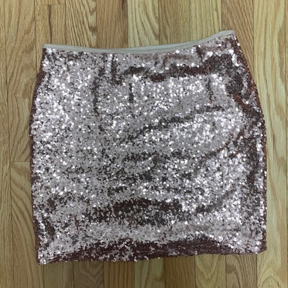 Rose Gold Sequin Mini Skirt‎ - Picture 1 of 5
